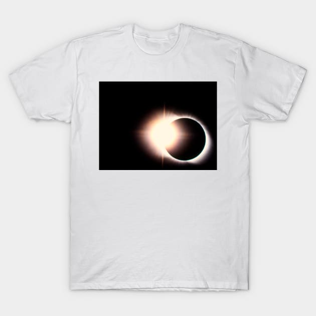 Diamond ring effect, total solar eclipse (R506/0241) T-Shirt by SciencePhoto